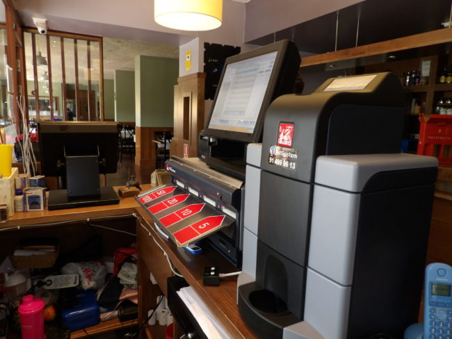 Instalacion CashGuard en Restaurante La Mano de Pablo – Telsystem distribuidor oficial CashGuard en restaurante La Mano de Pablo