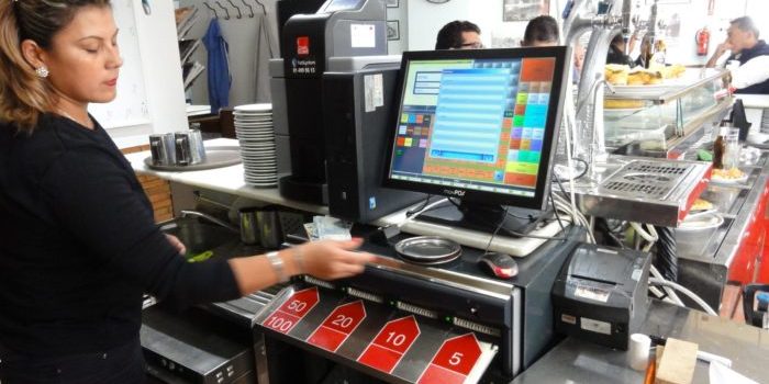 Instalacion de CashGuard en Restaurante Taberna La Leyenda – Telsystem distribuidores oficiales Cashguard en La Leyenda