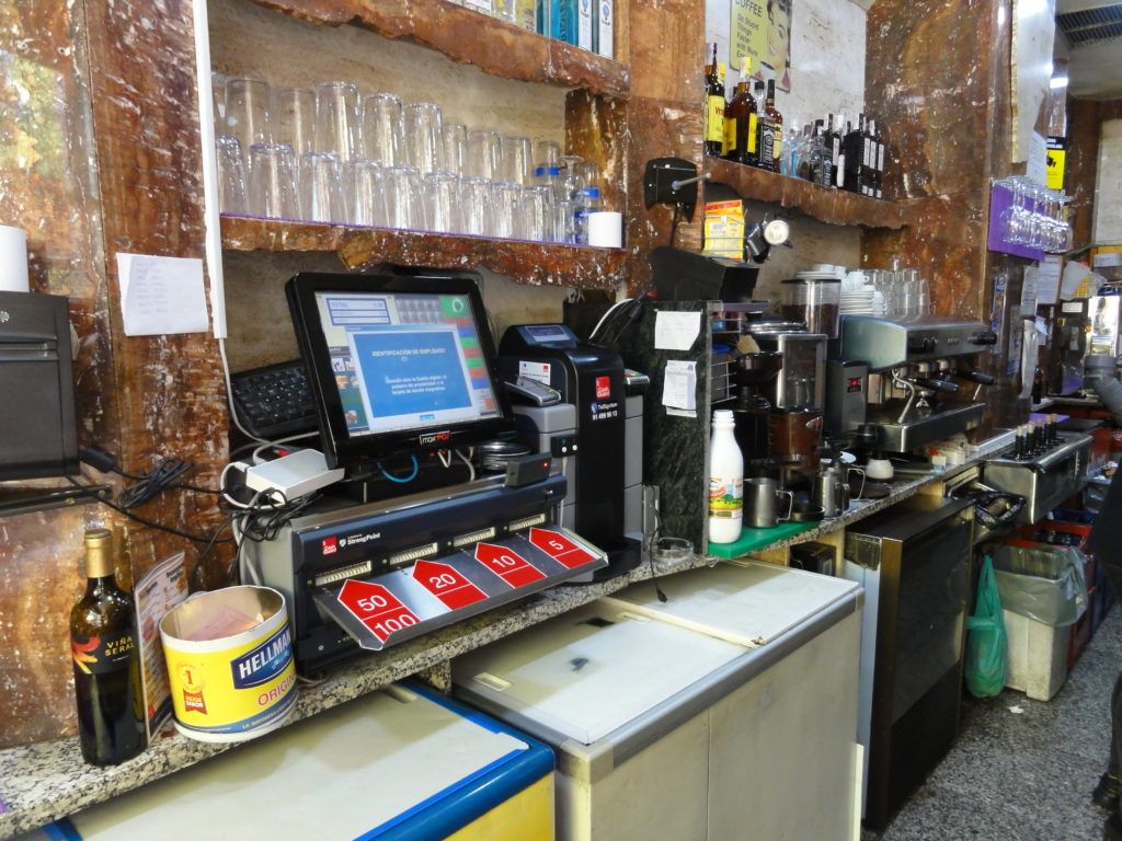 Instalación-cajón-inteligente-restaurante