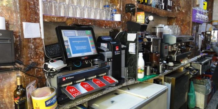 Instalación-cajón-inteligente-restaurante